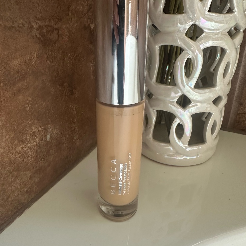***SOLD***
BECCA Ultimate Coverage Foundation in Driftwood